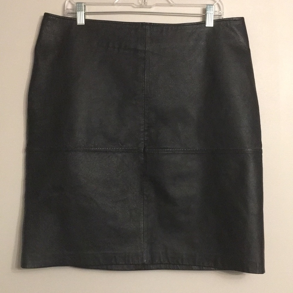 NEWPORT NEWS Women’s Leather Skirt